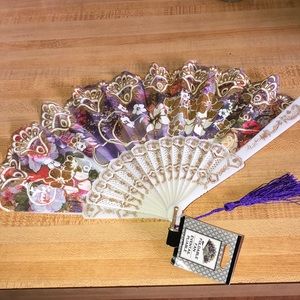 NWT Lace Floral Folding Fan